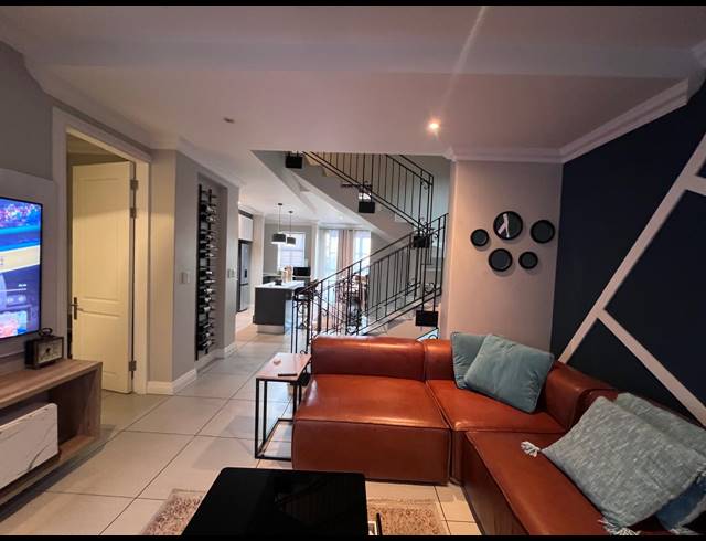 3 BEDROOM SECTIONAL TITLE TO LET IN BRYANSTON